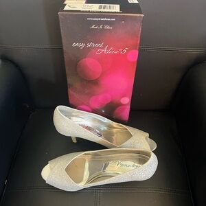 Easy Street Silver Heels Elegant Design